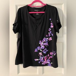 Cotton tee with purple flower design
